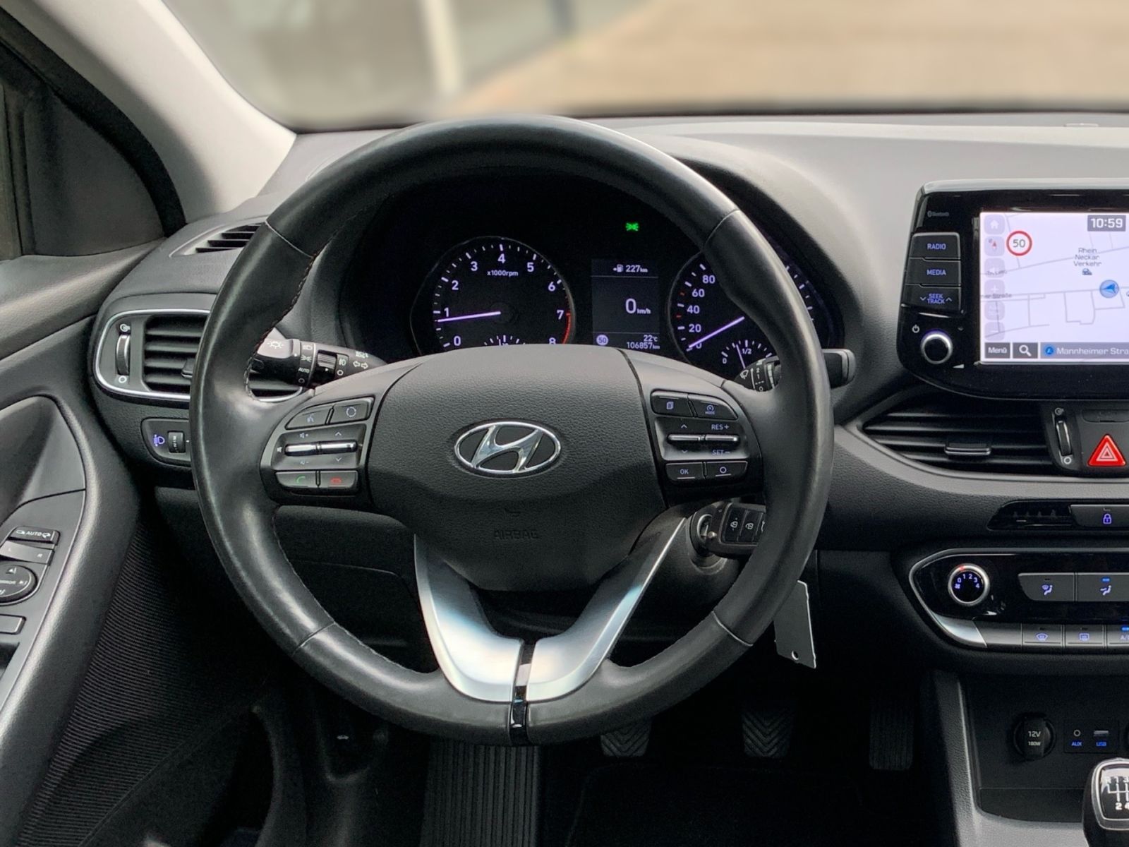 Fahrzeugabbildung Hyundai i30 1.4 T-GDI Trend Navi Kamera Sitzheizung
