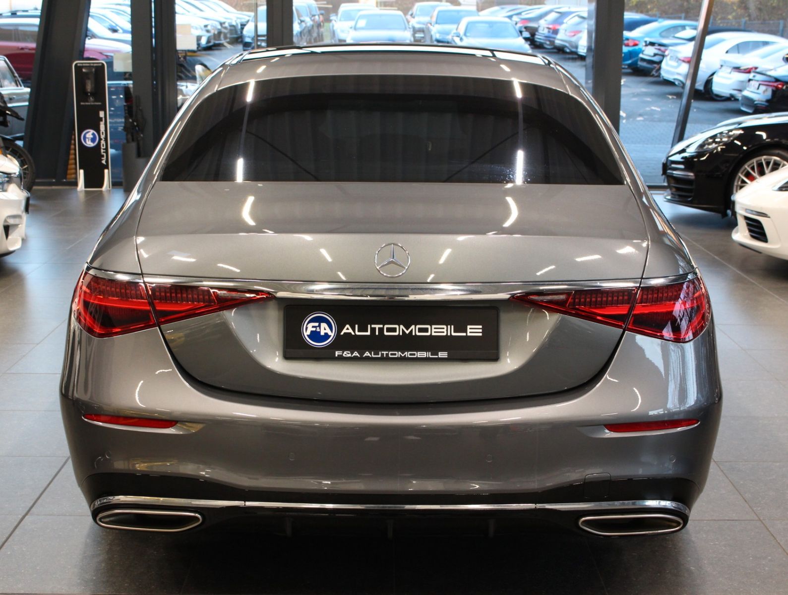 Fahrzeugabbildung Mercedes-Benz S 500 4Matic AMG Line Pano*Burmester*HUD