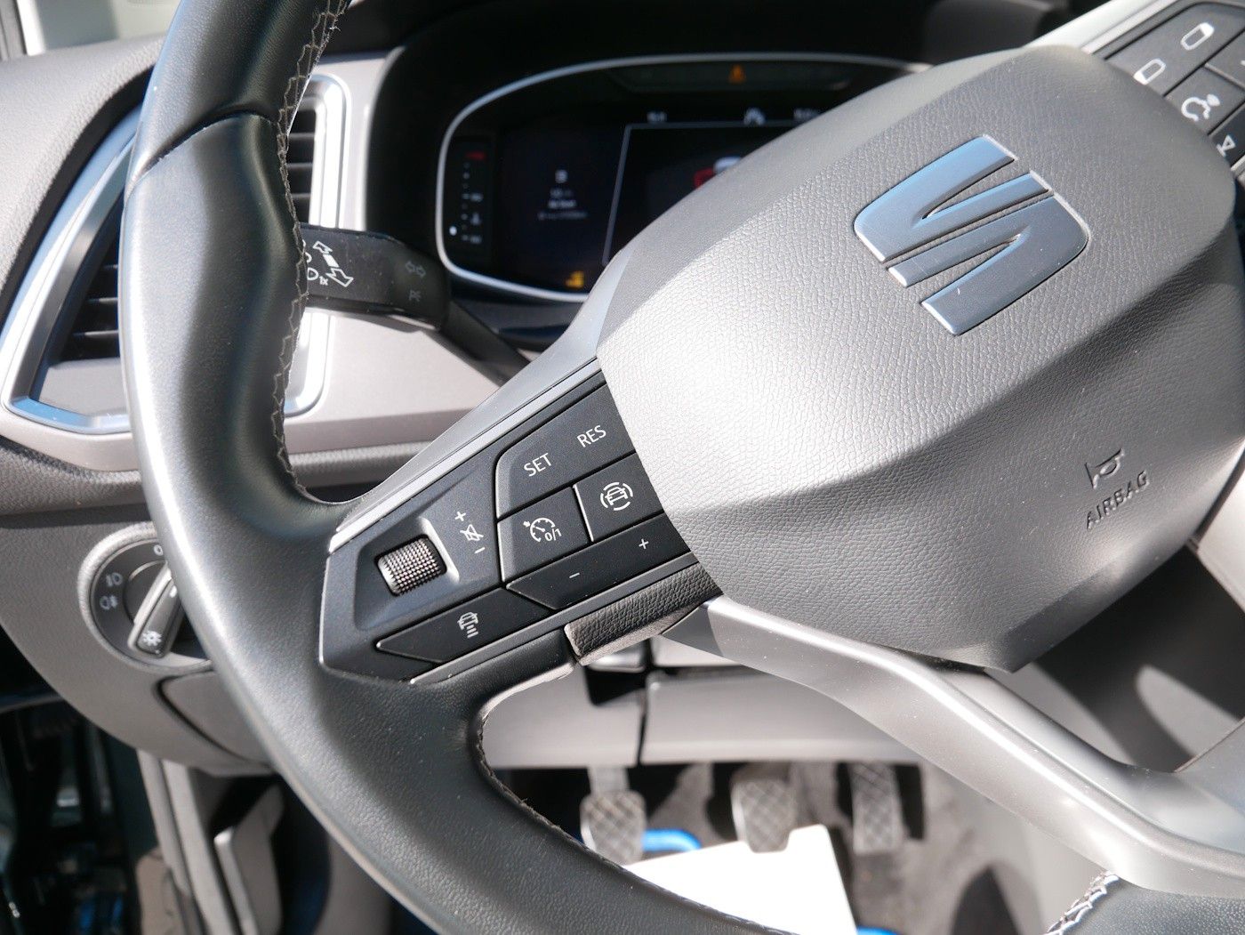 Fahrzeugabbildung SEAT Ateca 2.0 TDI Xperience AHK ACC SHZ 360°Kamera