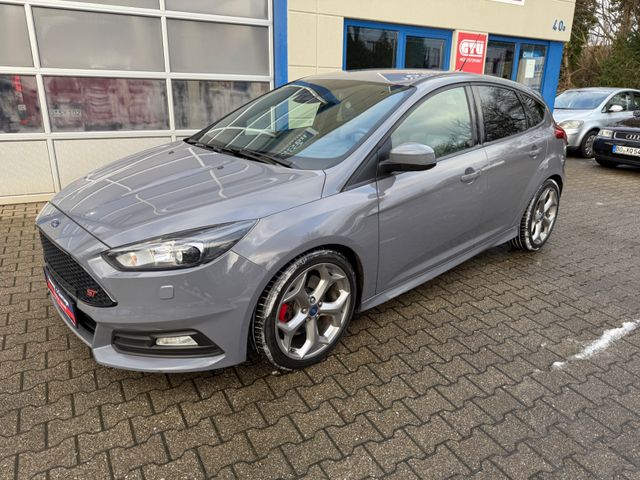 Ford Focus Lim. ST Bi Xenon Navi 1 Hand