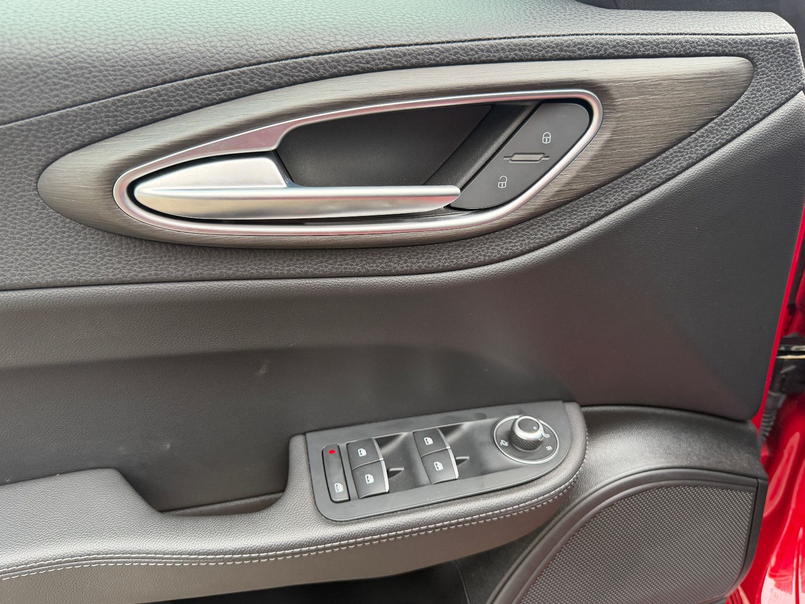 Fahrzeugabbildung Alfa Romeo Giulia Ti Q4/MEMORY/ACC/NAVI/KAMERA/SHZ