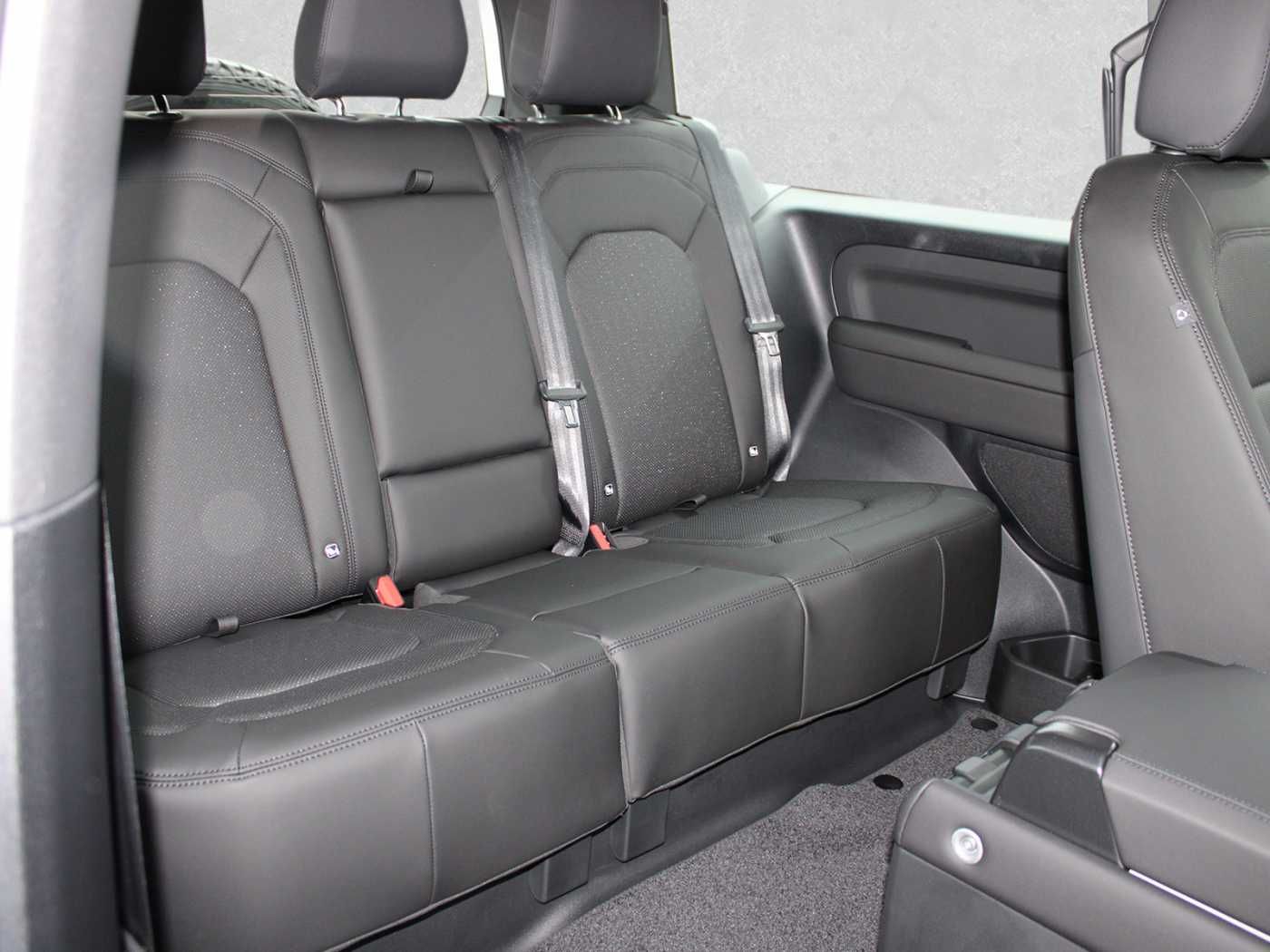Fahrzeugabbildung Land Rover Defender Diesel 3-Türer 90 D200 X-Dynamic SE