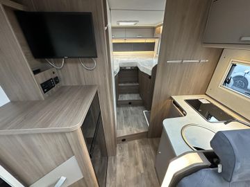 Carado Edition26 T Ford 447 ACC8-AutomSolarTV-Pkt 