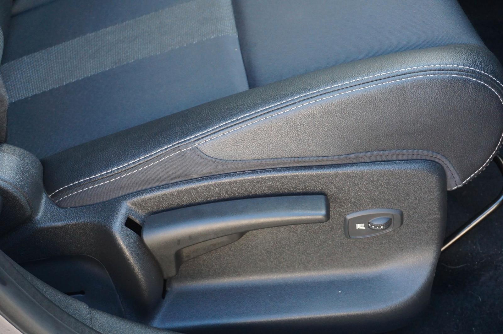 Renault Megane 2011 — photo 15