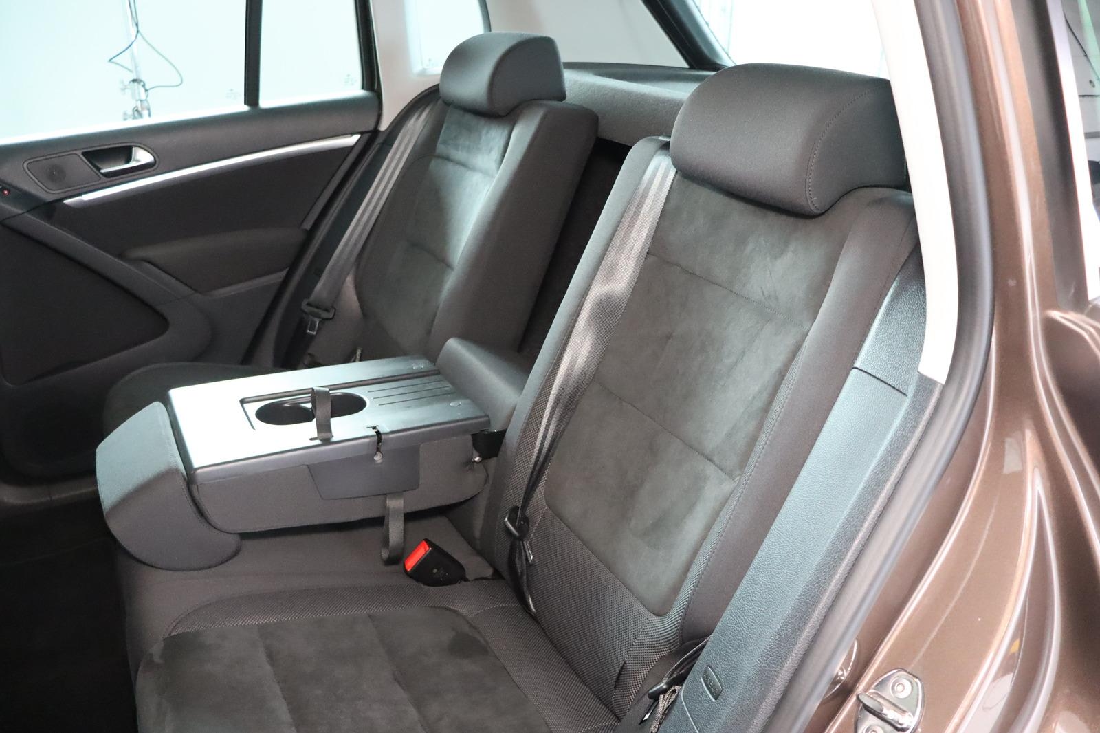 Volkswagen Tiguan * Pano * Navi * Xenon * Parkassistent Tra
