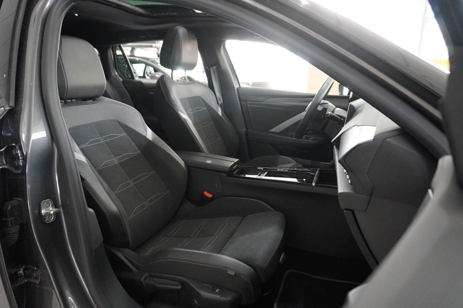Fahrzeugabbildung Opel Astra L ST 1.2T GS SPORT NAVI/LED/360°/PANO./HUD