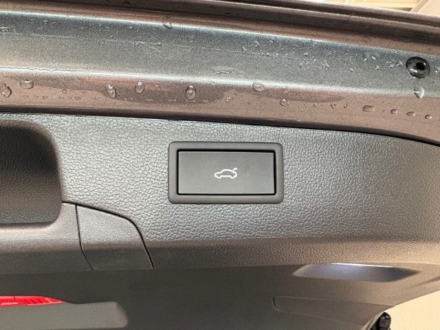 Passat Variant R-Line 1.5 TSI eHybrid DSG ACC PA
