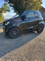 Smart ForTwo/BRABUS/SPORTAUSPUFF - Smart ForTwo mit Benzin-Antrieb: Sportwagen, Automatik