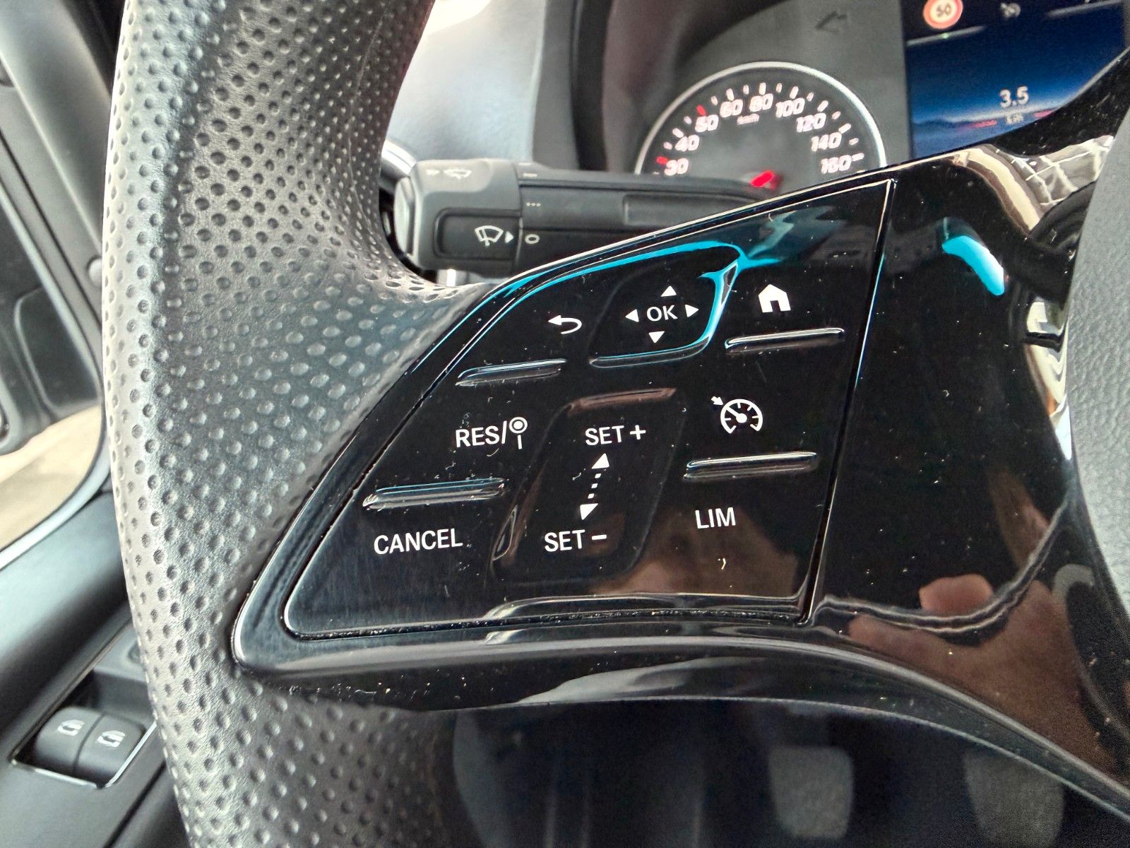 Fahrzeugabbildung Mercedes-Benz Sprinter 317 CDI Frischdienst Fahr-/Standkühlung