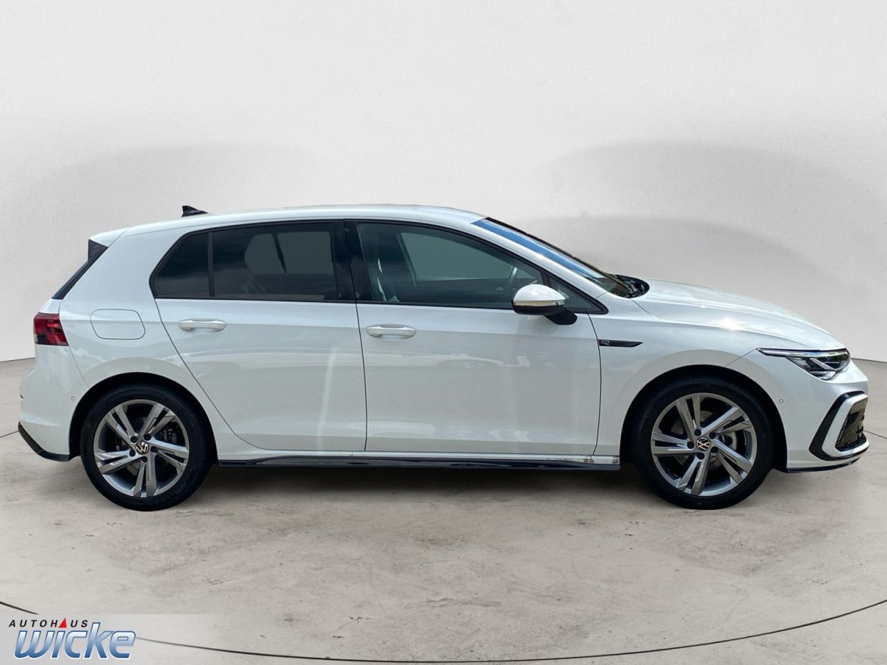 Volkswagen Golf VIII 1.5 eTSI R-Line NAVI KLIMA STANDHEIZUN foto 5