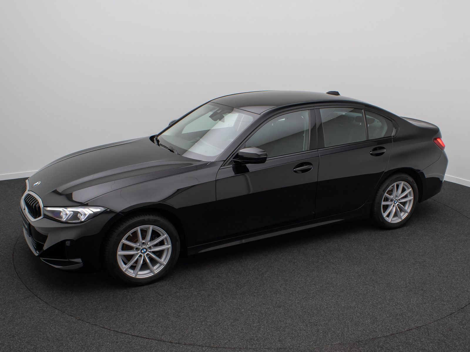 Fahrzeugabbildung BMW 318i GeschwindigReg DAB PDC Widscreen Cockpit+