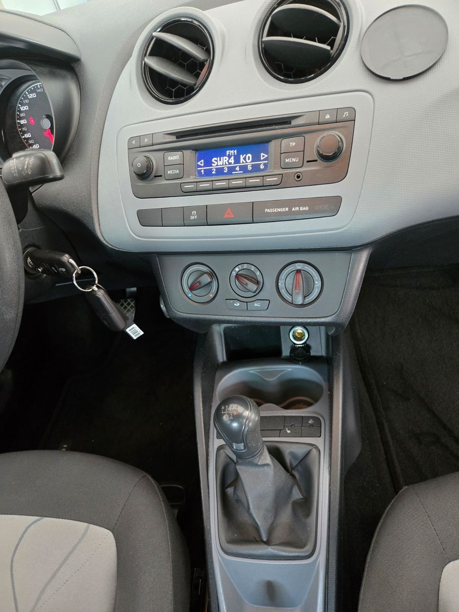 Fahrzeugabbildung SEAT Ibiza Lim. Reference Salsa