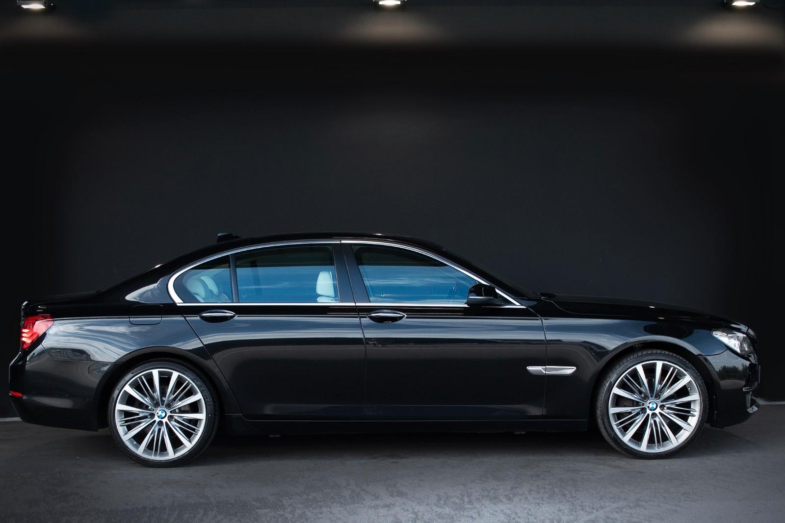 BMW 730d xDRIVE 3.0 258ch BVA - ATTELAGE PIVOTANT - AFFICHAGE TÊTE HAUTE - CUIR NAPPA - ACC - CHAUFFAGE AUXILIAIRE