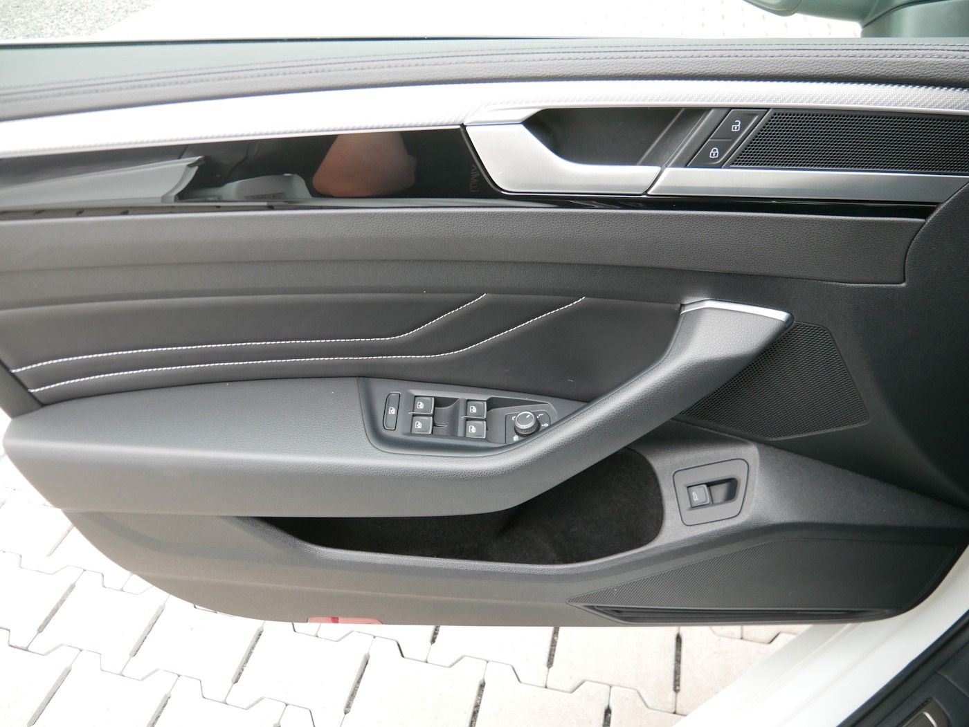 Fahrzeugabbildung Volkswagen Arteon SB 4M 2.0 R-Line NEU76T Leder AHK IQ.Ligh