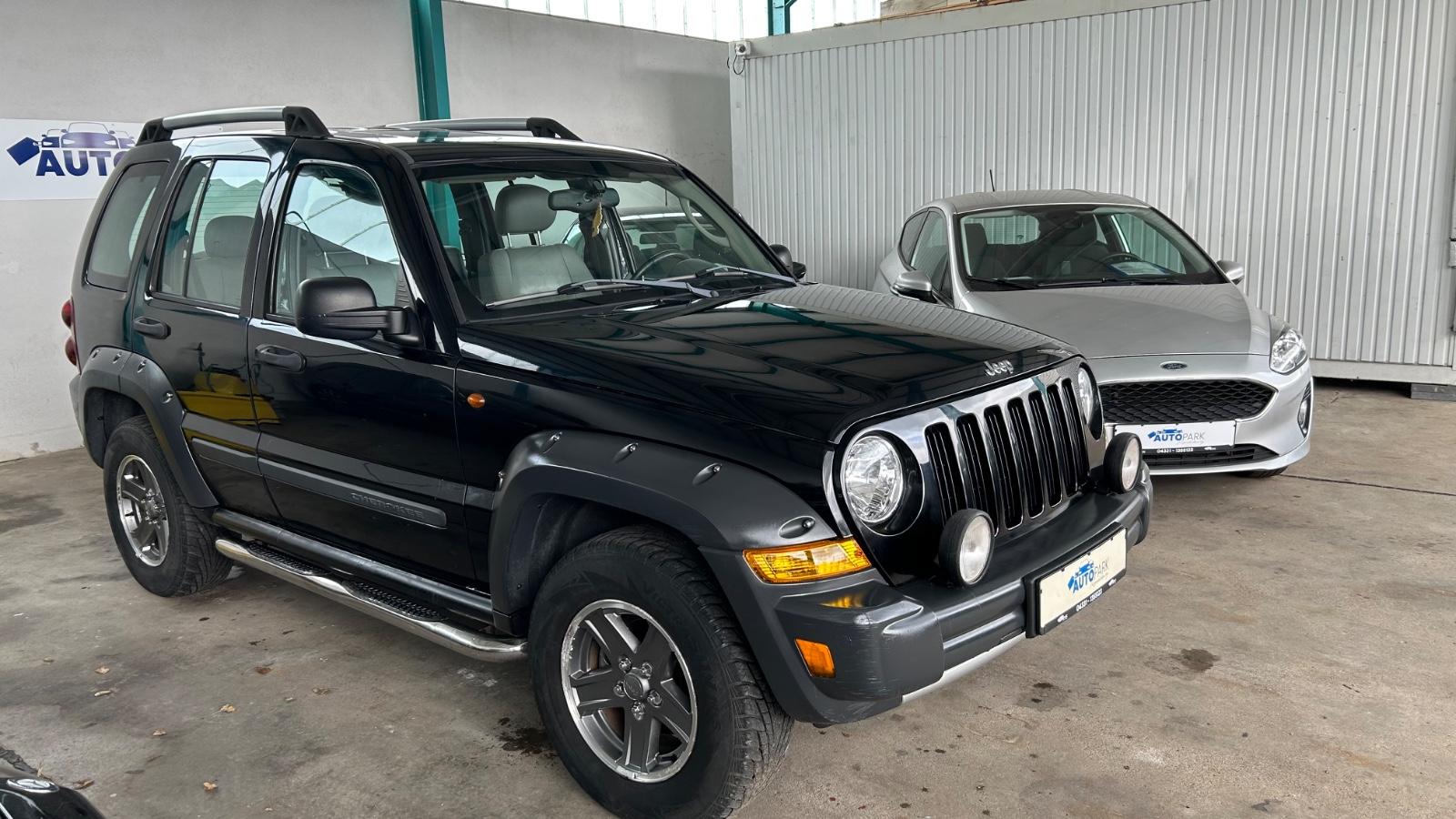 Jeep Renegade 2005 — салон