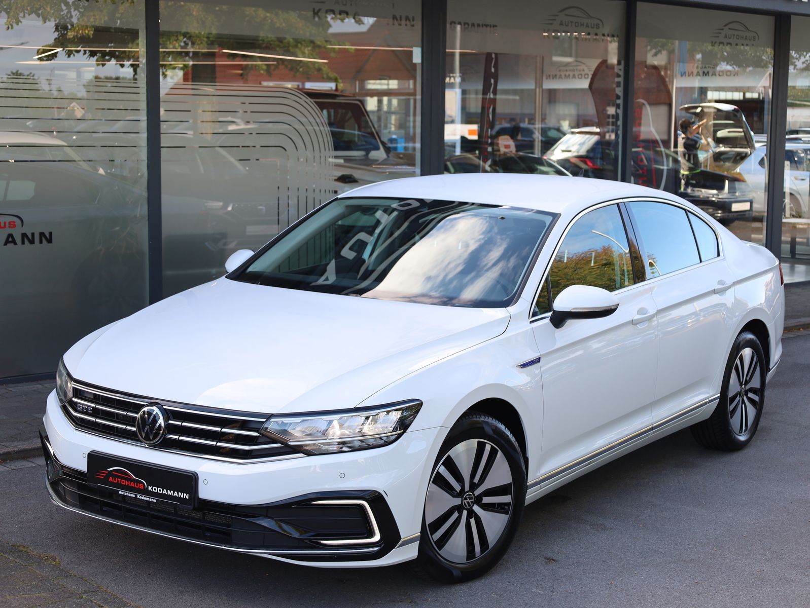 Volkswagen Passat GTE 1.4 Limousine*Navi*ACC*SHZ*1.HAND* imagem 3