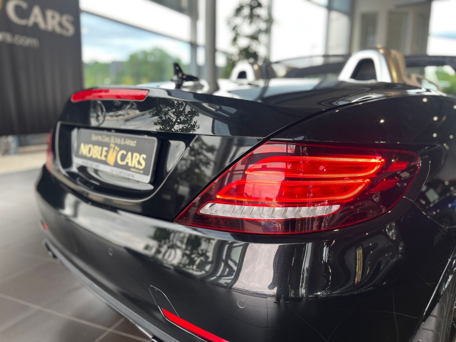 Fahrzeugabbildung Mercedes-Benz SLC 300 KLIMA NAV SHZ LEDER BEIGE