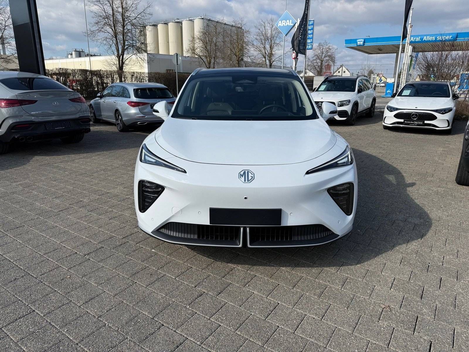 MG S6 EV