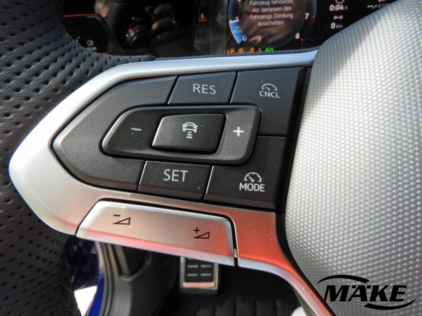 Golf R-Line 1.5 eTSI DSG AHZV NAV IQ.L RFK BLACK