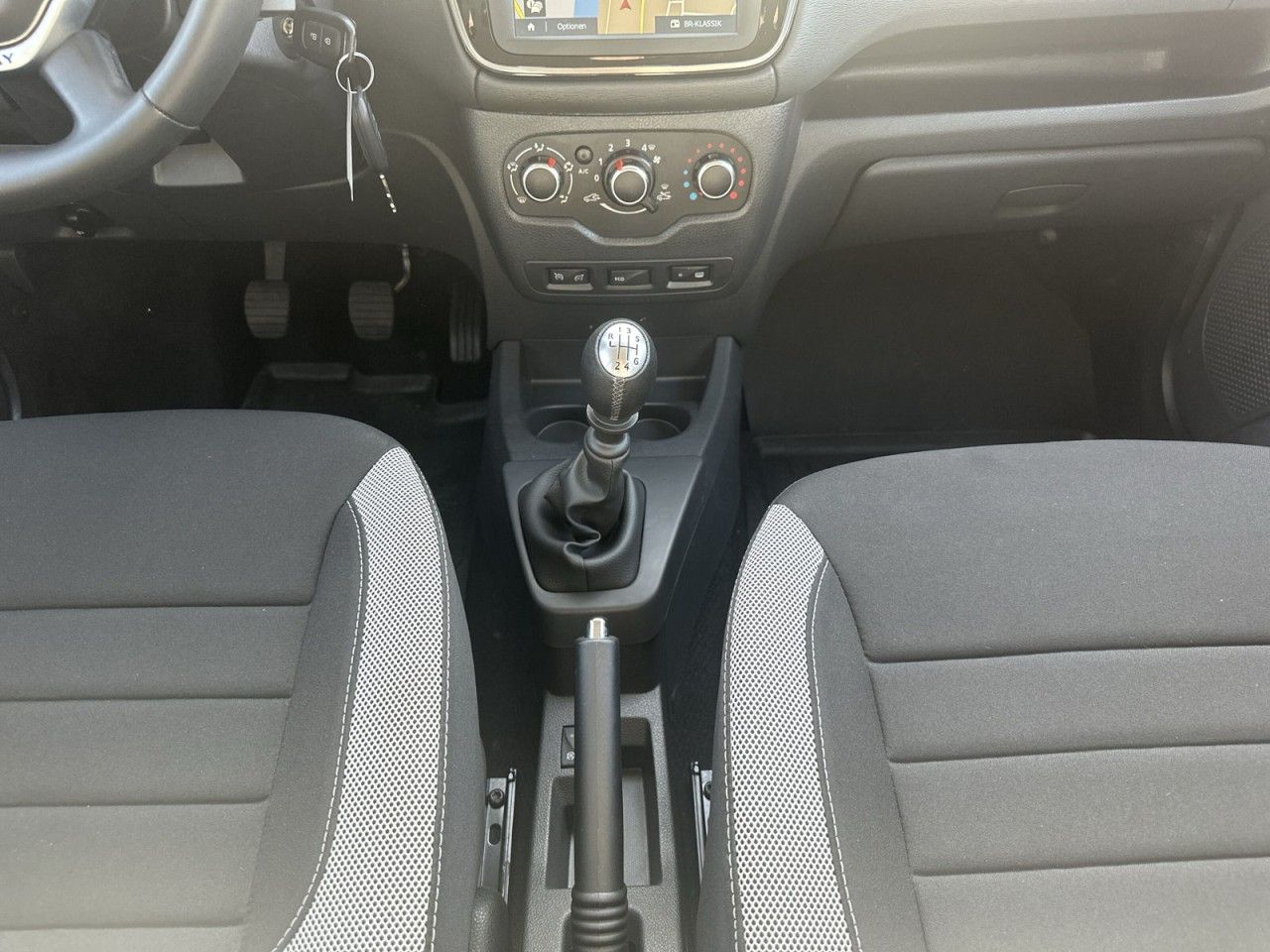 Fahrzeugabbildung Dacia Lodgy Stepway TCe 130 PS