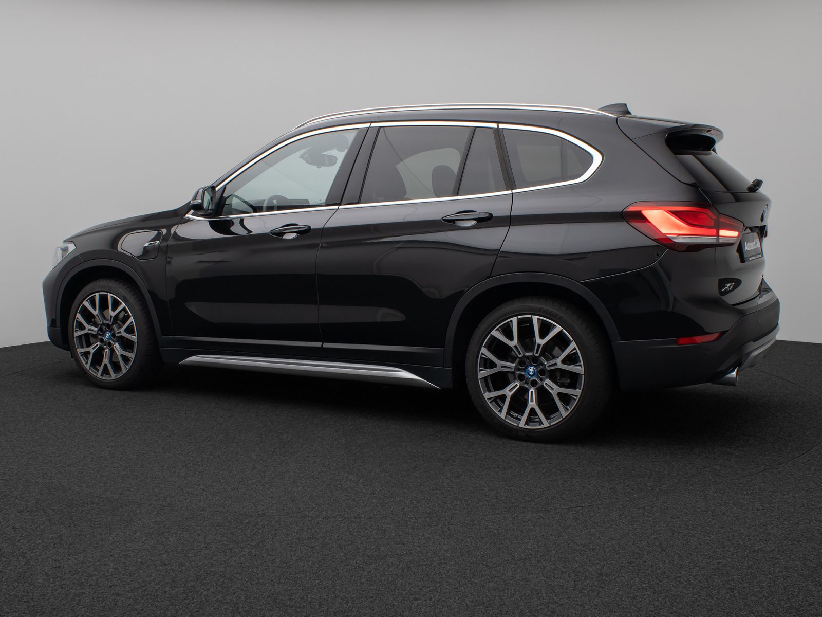 Fahrzeugabbildung BMW X1 xD25e xLine Kamera HUD DAB H/K Komfort Sport