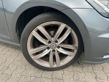 Volkswagen Golf - 2