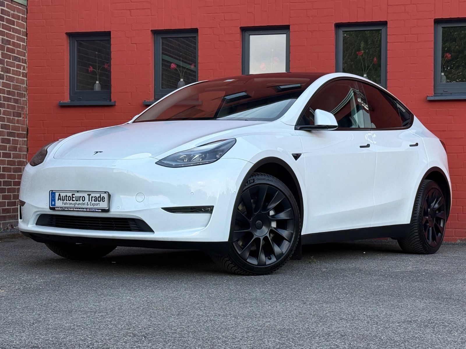 Tesla Model Y Long Range Dual AWD SOH 92% NEU TÜV imagem 3