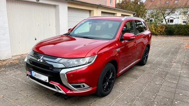 Mitsubishi Outlander 2.4 MIVEC PLUG-IN HYBRID 4WD Plus