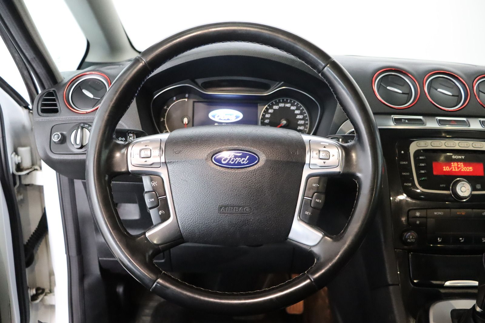 Fahrzeugabbildung Ford S-MAX 2.0 TDCi Sitzhzg./-lüftung * PDC * Tempom.