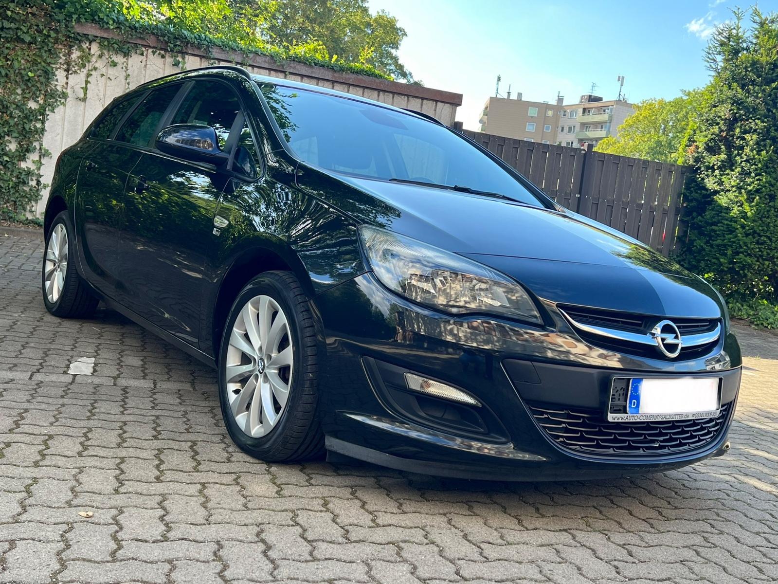 Opel Astra J Sports Tourer 150 Jahre Opel*SHZ*LHZ*AHK