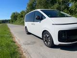 Hyundai STARIA 2.2 CRDi Signature 7-Sitzer Auto 4WD ...