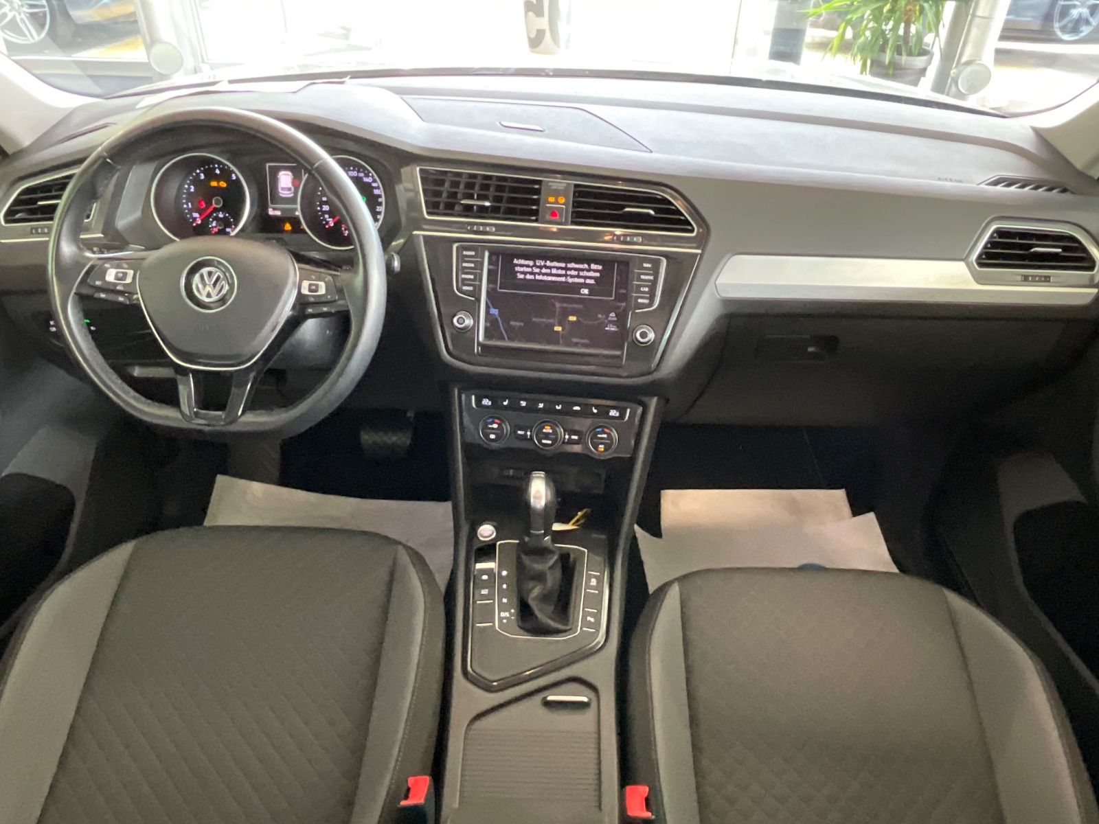 Fahrzeugabbildung Volkswagen Tiguan 1.4TSI DSG Comfortline *LED*NAVI* 1.HAND*