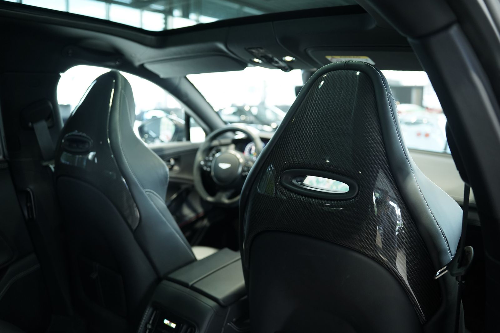 Aston Martin Dbx
