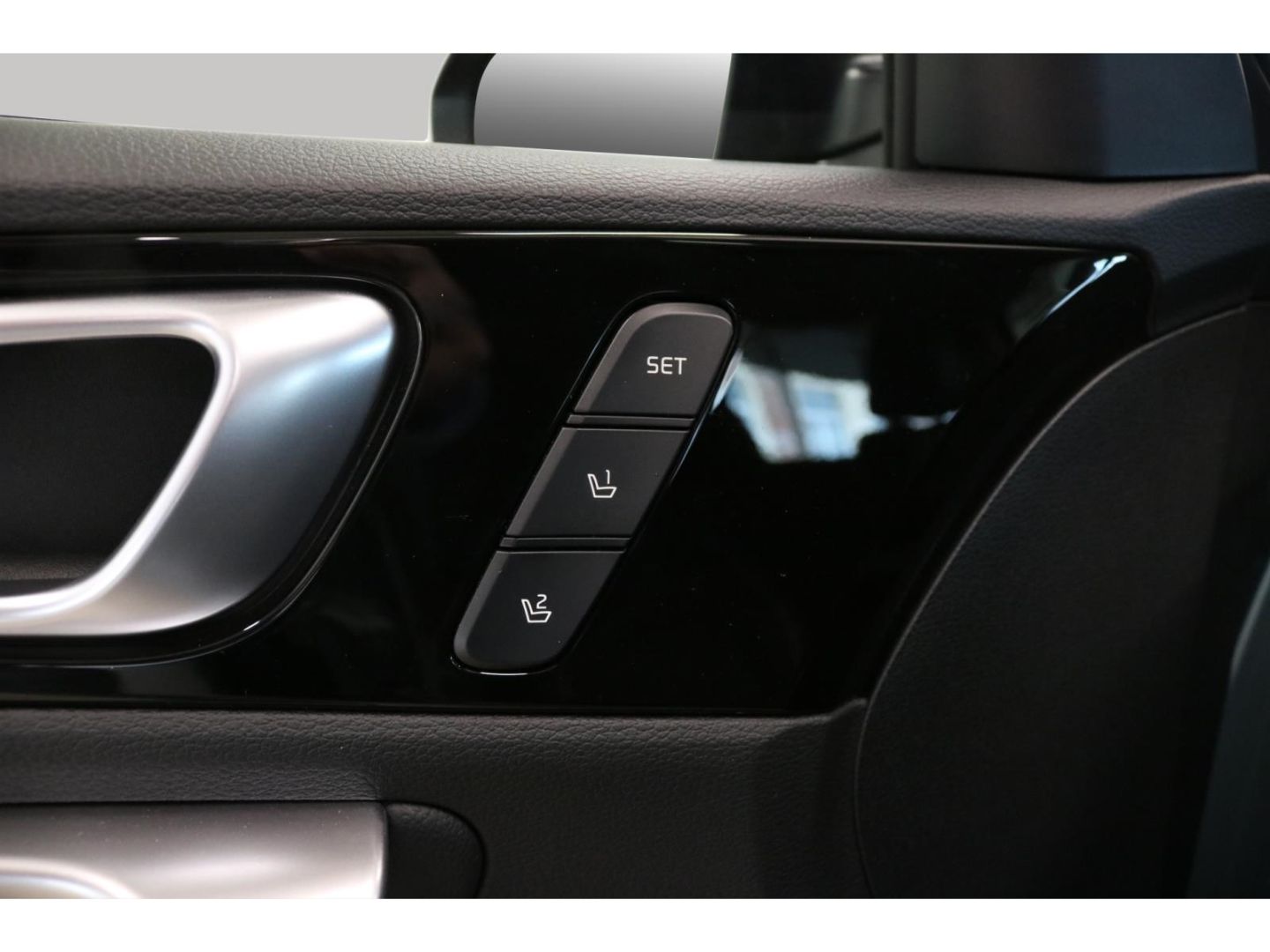 Fahrzeugabbildung Kia Ceed_sw Spirit Panoramadach Memory-Sitze Navi