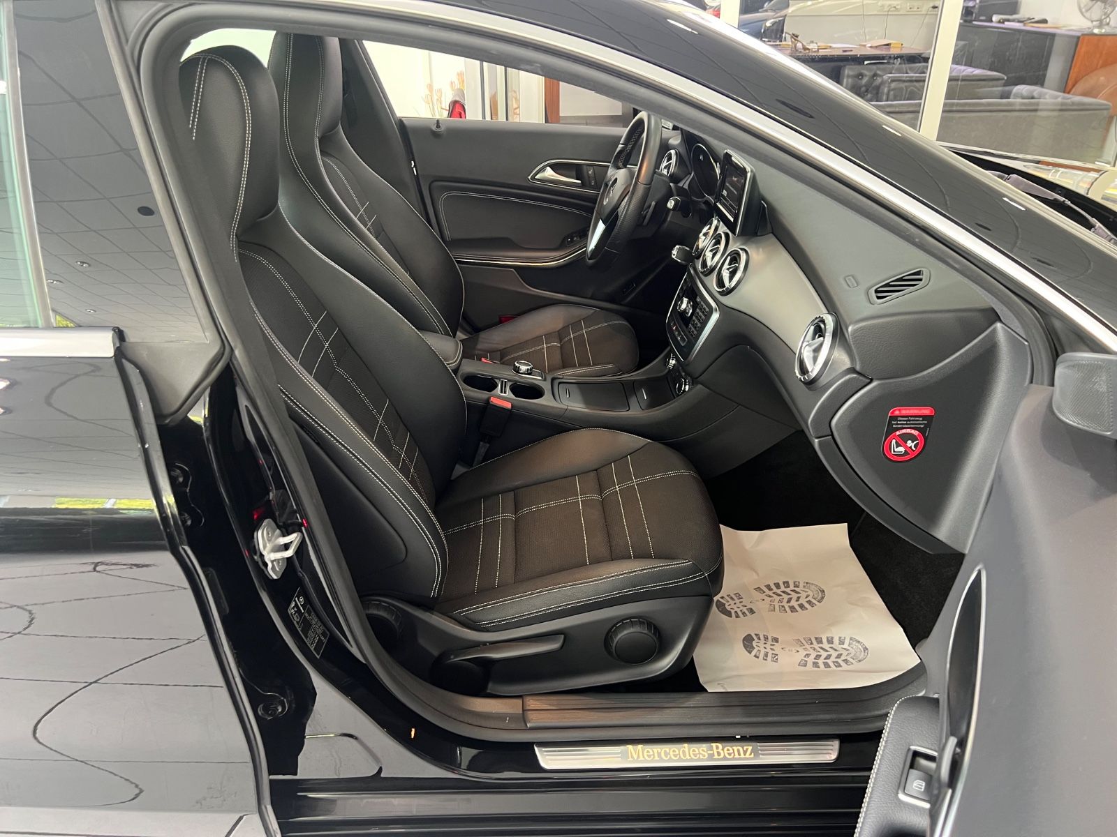Fahrzeugabbildung Mercedes-Benz CLA 200 Sport* NUR 51.021Km* 2.HAND* SPORT LINE
