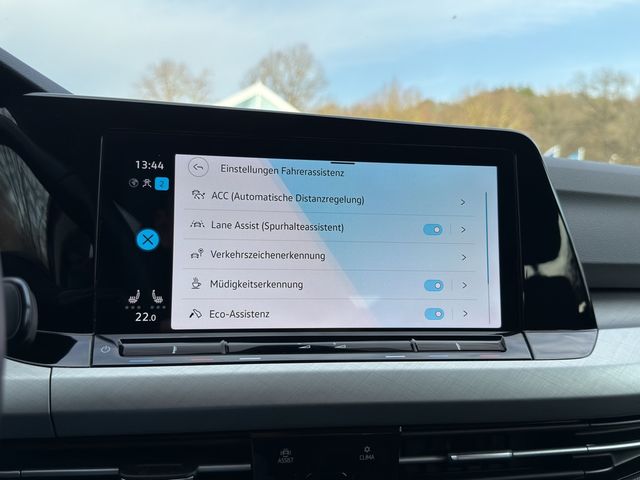 Golf VIII Variant 2.0 TDI Life DSG AHK ACC LED