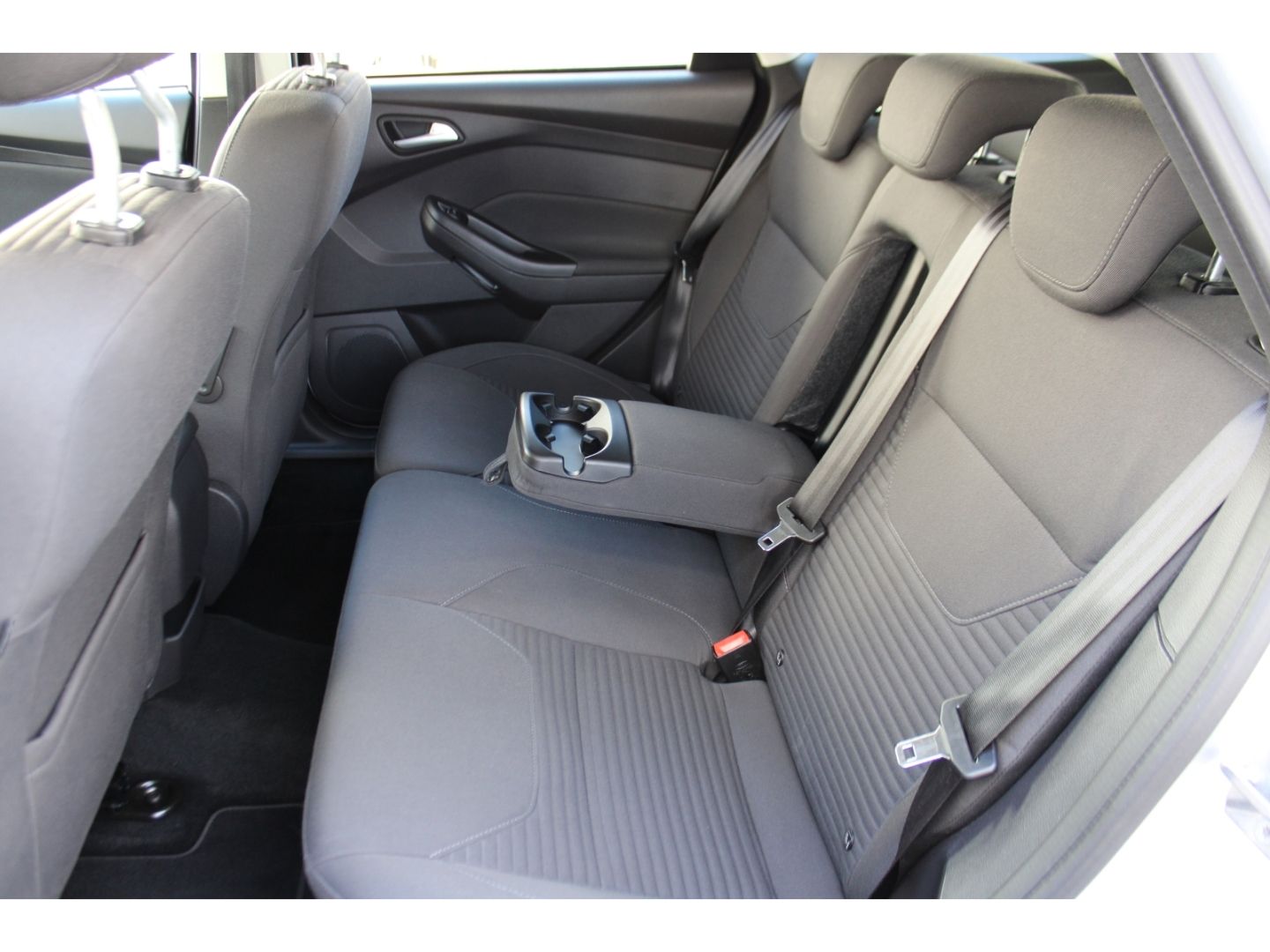 FORD Focus Turnier 1.5 EcoBoost Titanium Navi TWA RFK - Image 8