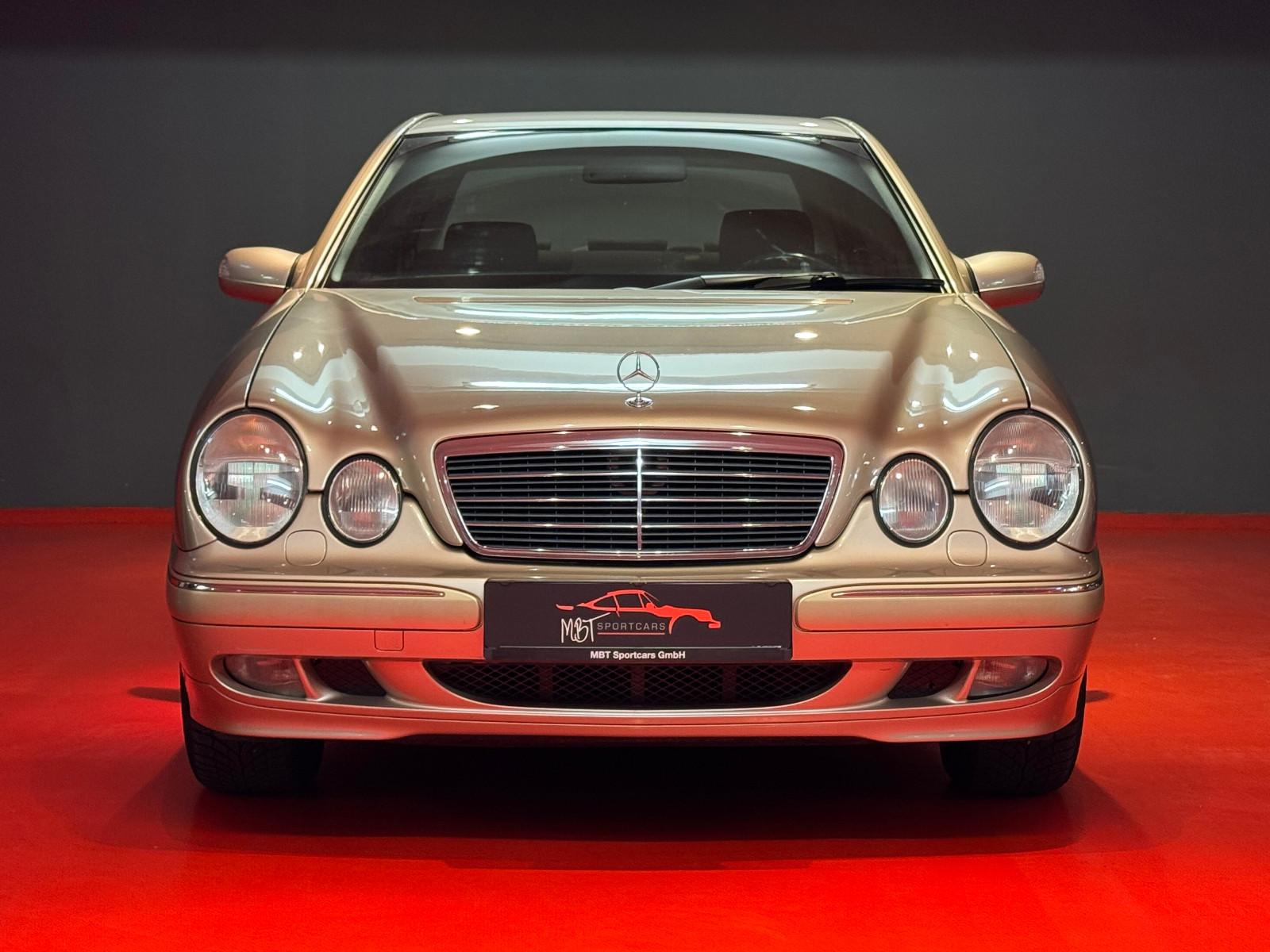 Mercedes-Benz E320/3.2 V6 224PS/4MATIC/ELEGANCE/TRAVERTINBEIGE