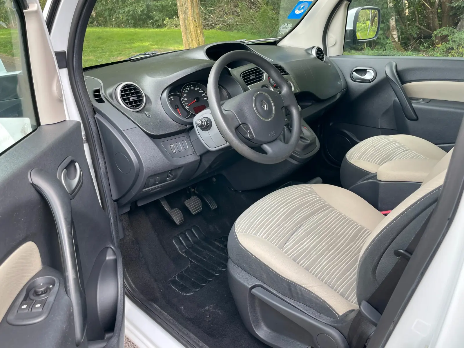 Renault Kangoo 2011 — photo 17