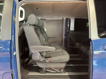 Mercedes V 220 - 4