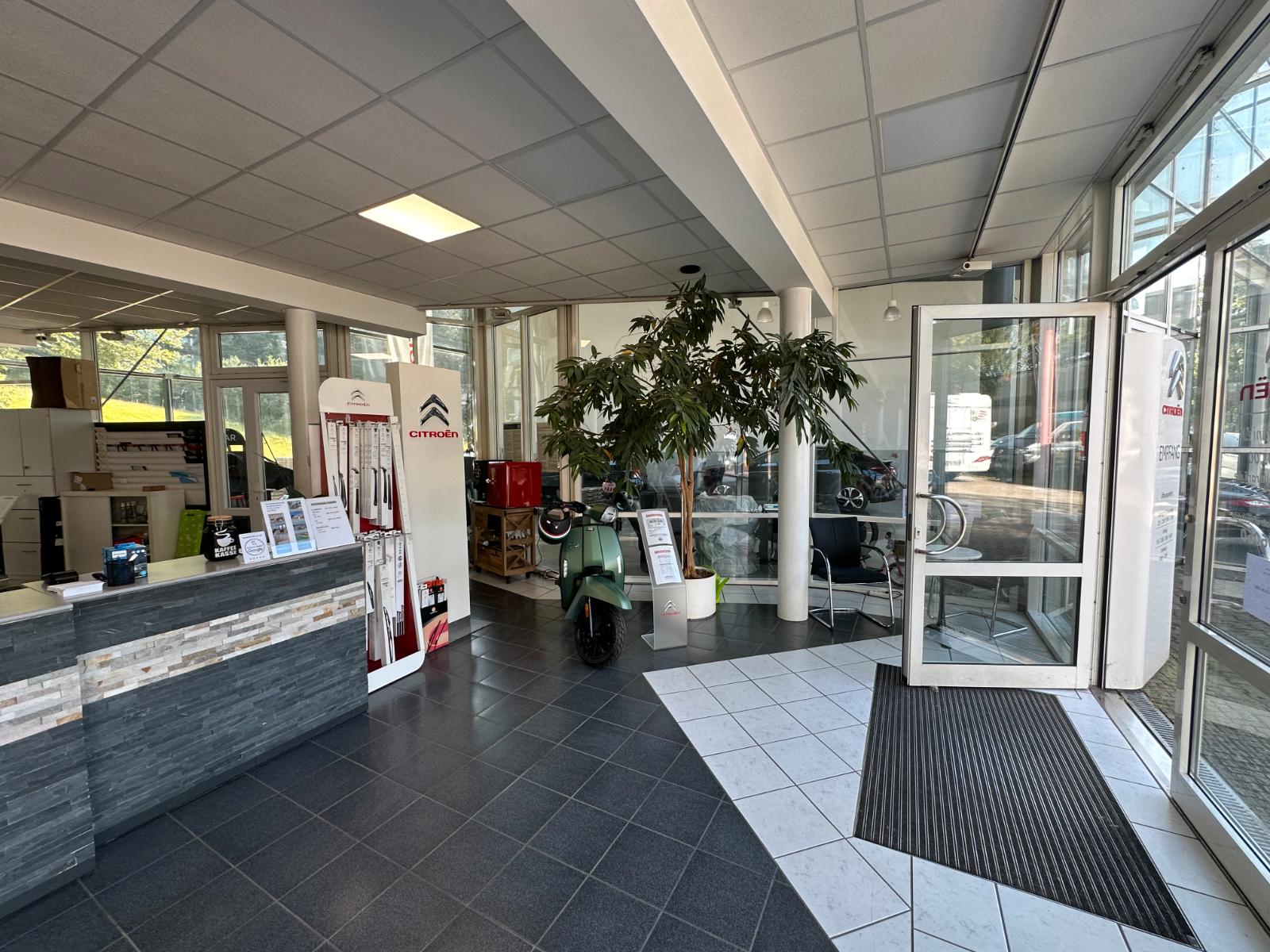 showroom-image-main