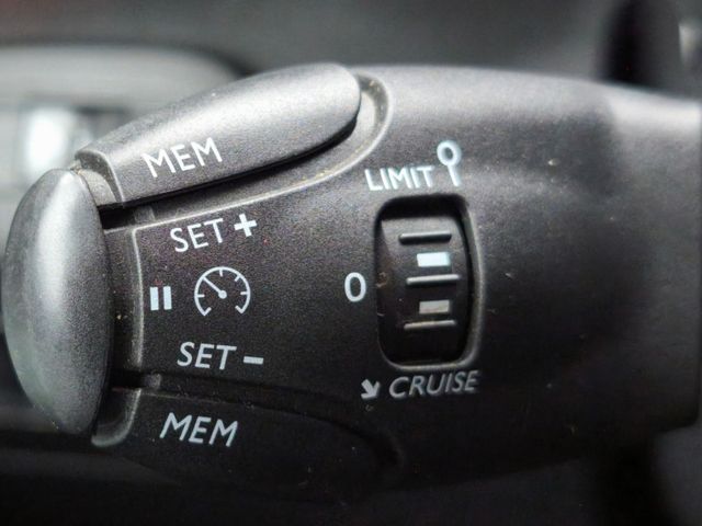 Citroën Berlingo Feel XL*7-Sitze*SHZ*PDC*Zahnriemen NEU*