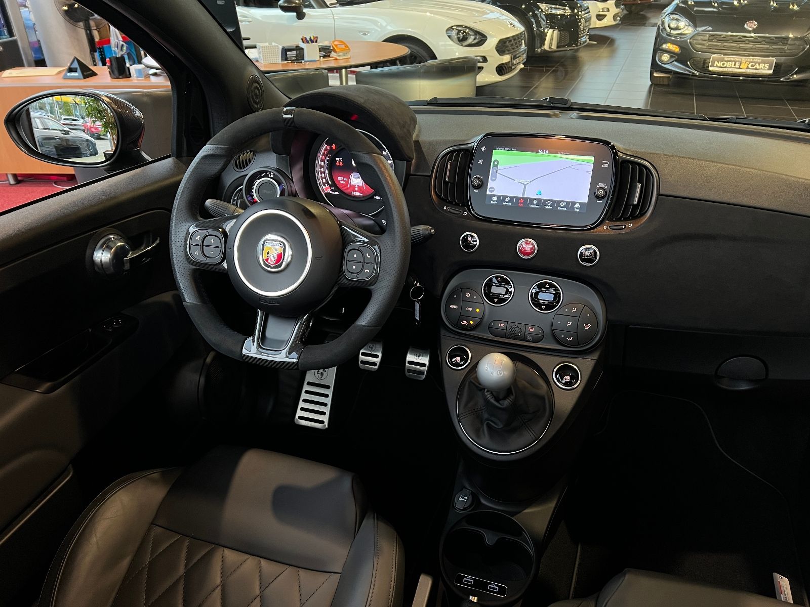 Fahrzeugabbildung Abarth 695C XENON NAVI ALU