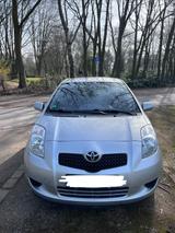 Toyota Yaris 1.3 Sol Auto. sol - Toyota Yaris mit Halbautomatikschaltung