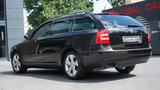 Skoda OCTAVIA 2.0 FSI COMBI ELEGANCE*AUTOMATIK*LEDER* - Skoda Octavia: Fsi