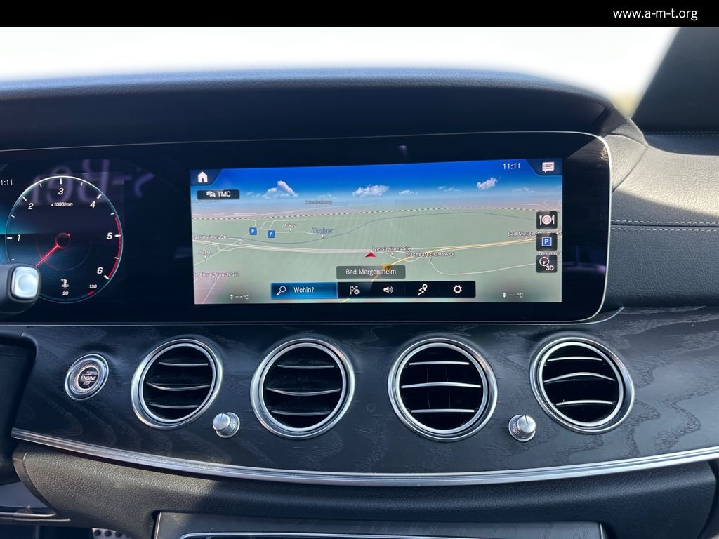 MERCEDES-BENZ E 220