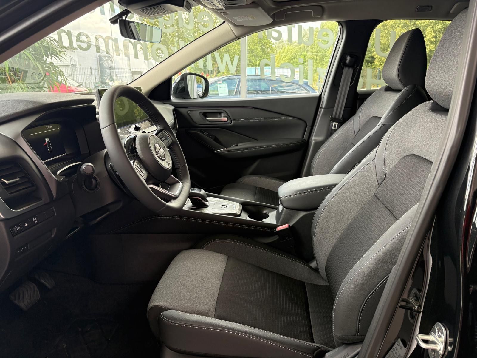 Fahrzeugabbildung Nissan Qashqai 1.3 DIG-T  158PS Xtronic N-Connecta