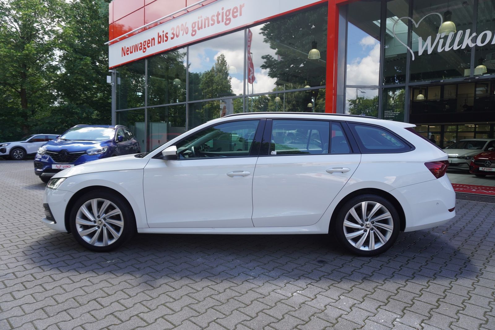 Skoda Octavia Combi 1.5 TSI First Edition ACC Kamera foto 9