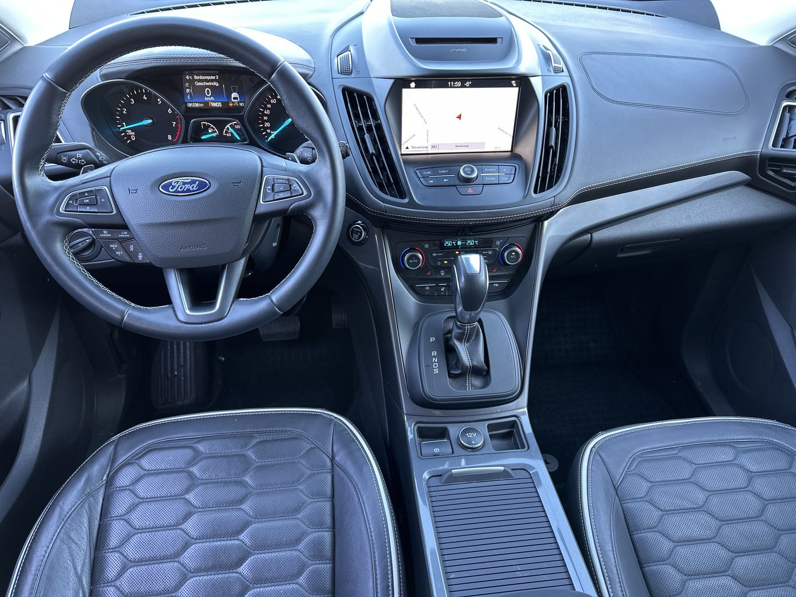Fahrzeugabbildung Ford Kuga 1.5 EB Vignale Aut. NAV+XEN+ACC+KAM+AHK+2Hd