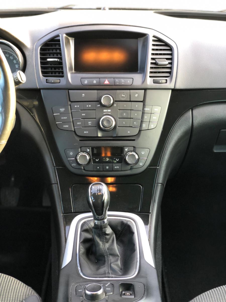 Opel Insignia 2012 — photo 17